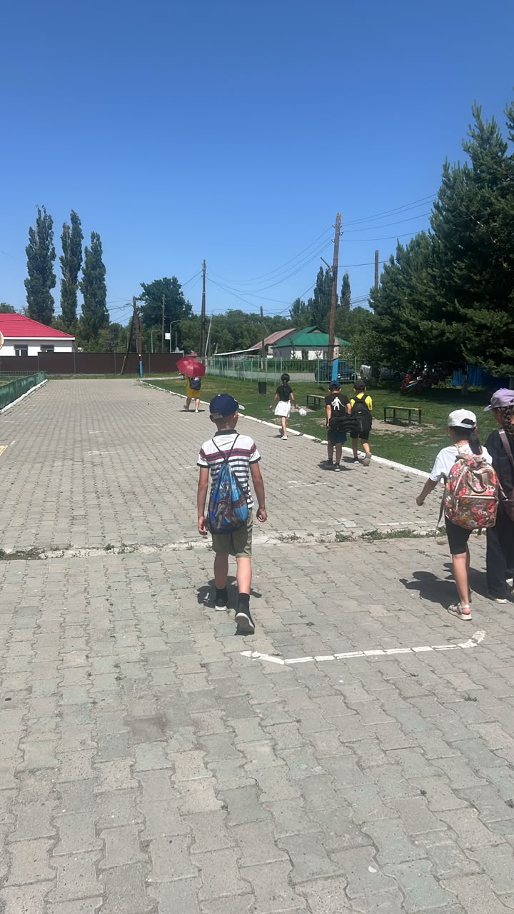 Табиғат аясындағы танымдық саяхат!  Алмалы орта мектебінің 2-сынып оқушылары сынып жетекшілерімен бірге Басқан өзені бойына танымдық саяхат жасап қайтты.